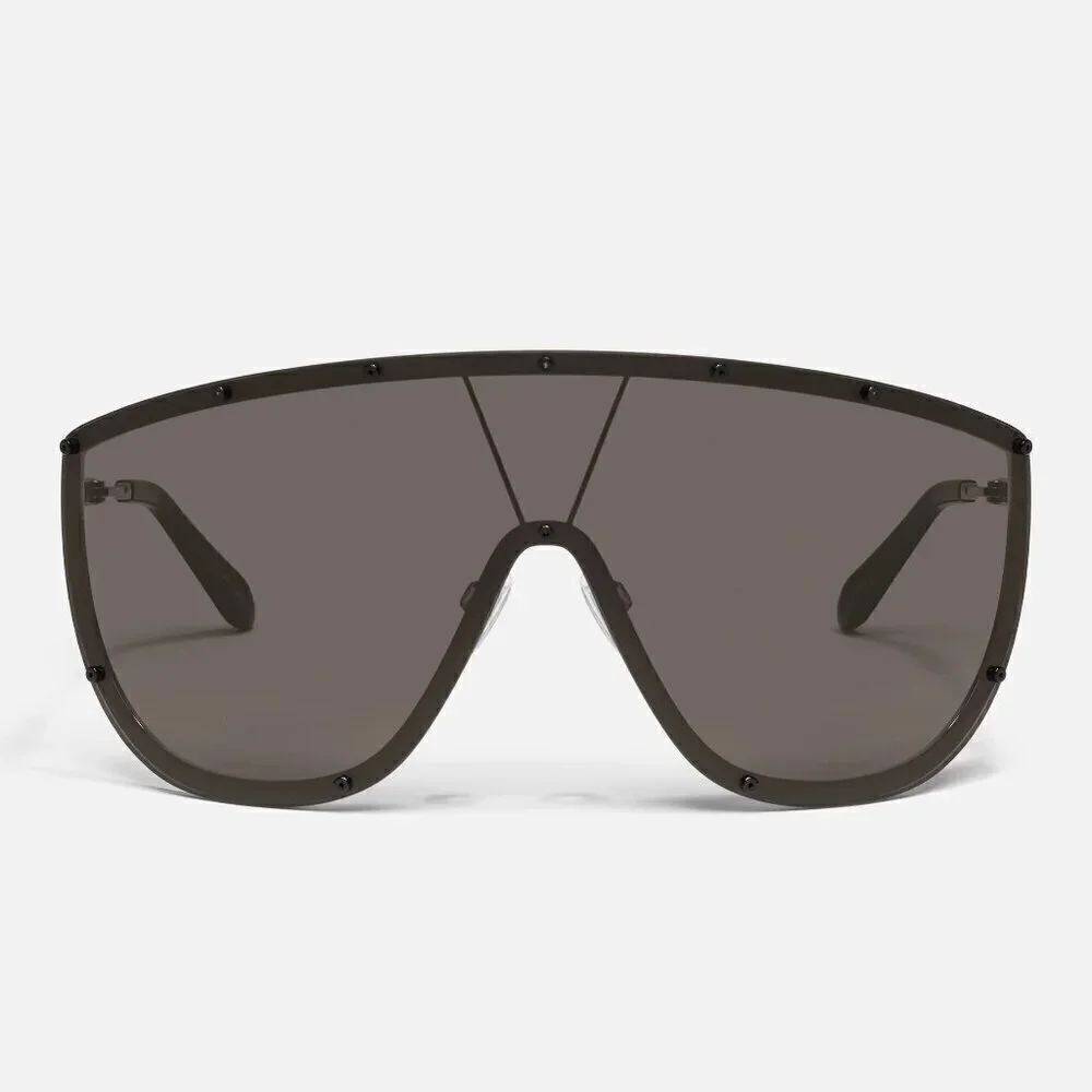 New Quay On Set Gold Frame / Black Lens Unisex Sunglasses SKU 75490